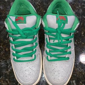 Nike Dunk SBMEDUSAPre Owned Size 10.5 8/10 no box